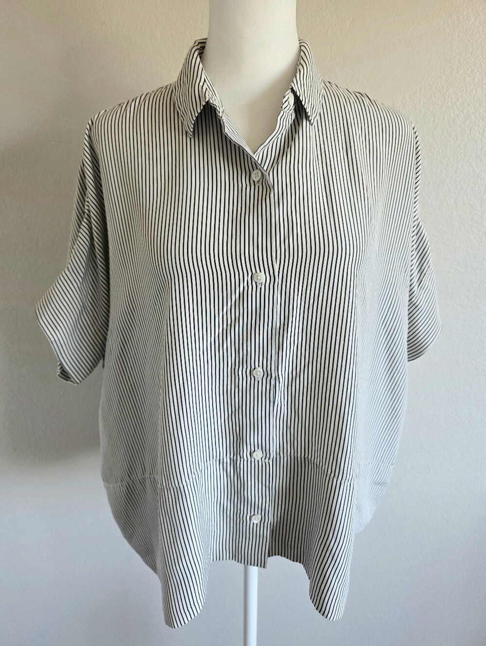Everlane Silk Blouse Button Front Boxy Short Sleeve Black White Stripe Size 8